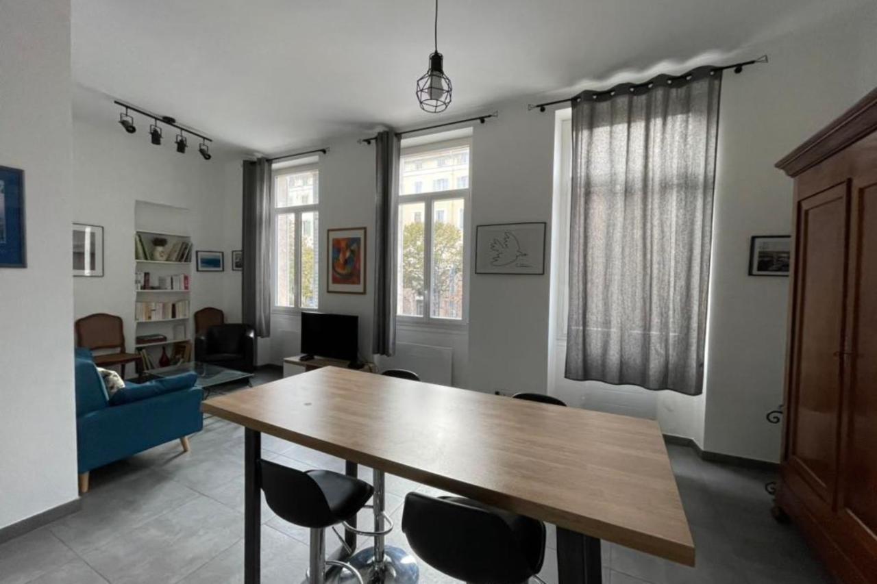 Charming Apartment In The Old Port Марсель Екстер'єр фото