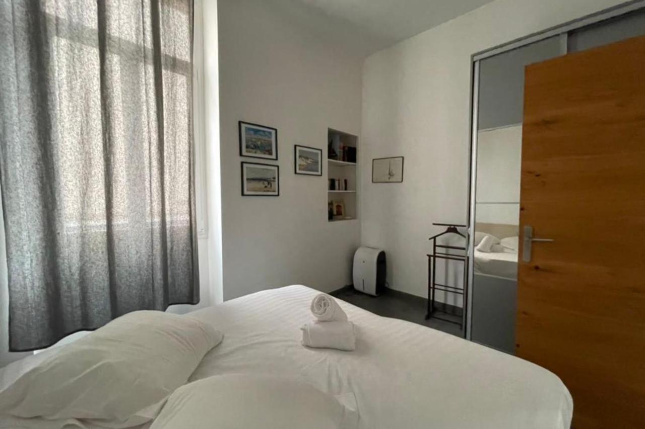 Charming Apartment In The Old Port Марсель Екстер'єр фото
